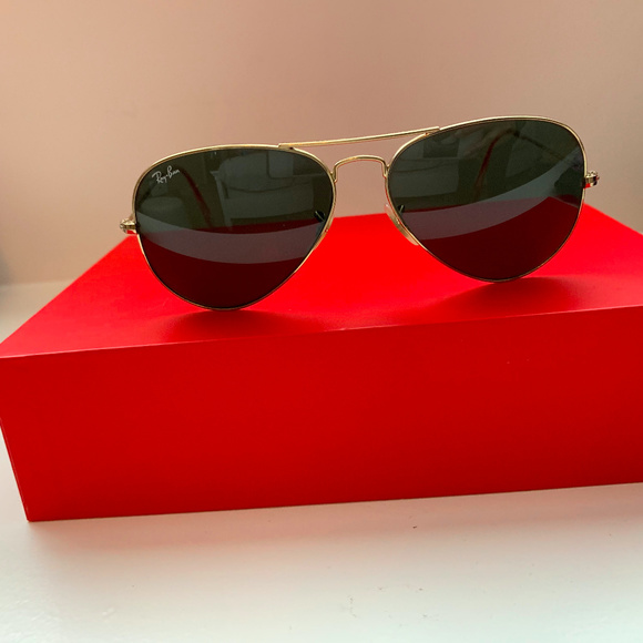 Ray-Ban Aviator Classics - Picture 2 of 3